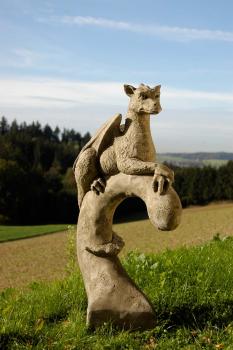 Drachenskulptur YOLANDE | Fiona Scott © | Pheeberts Statuary